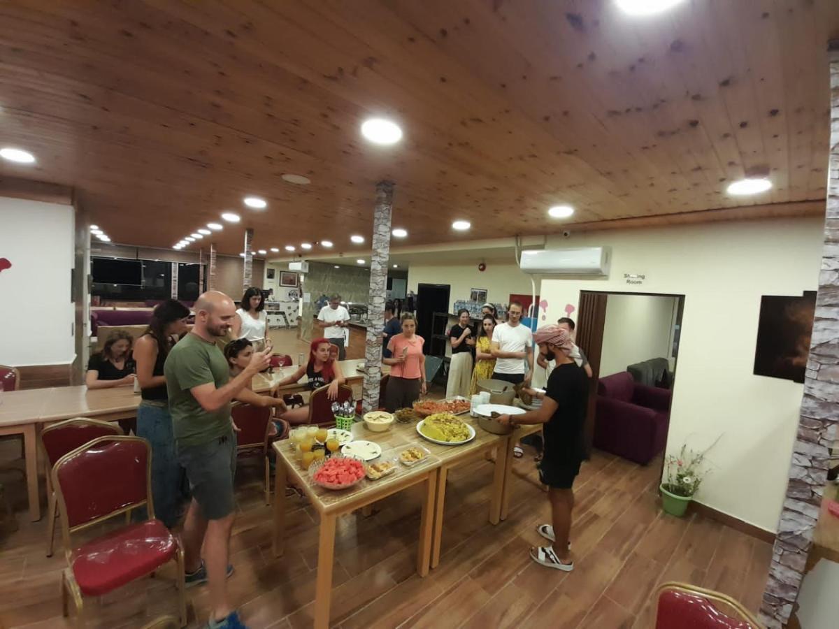 Petra Cabin Hostel Wadi Musa Esterno foto