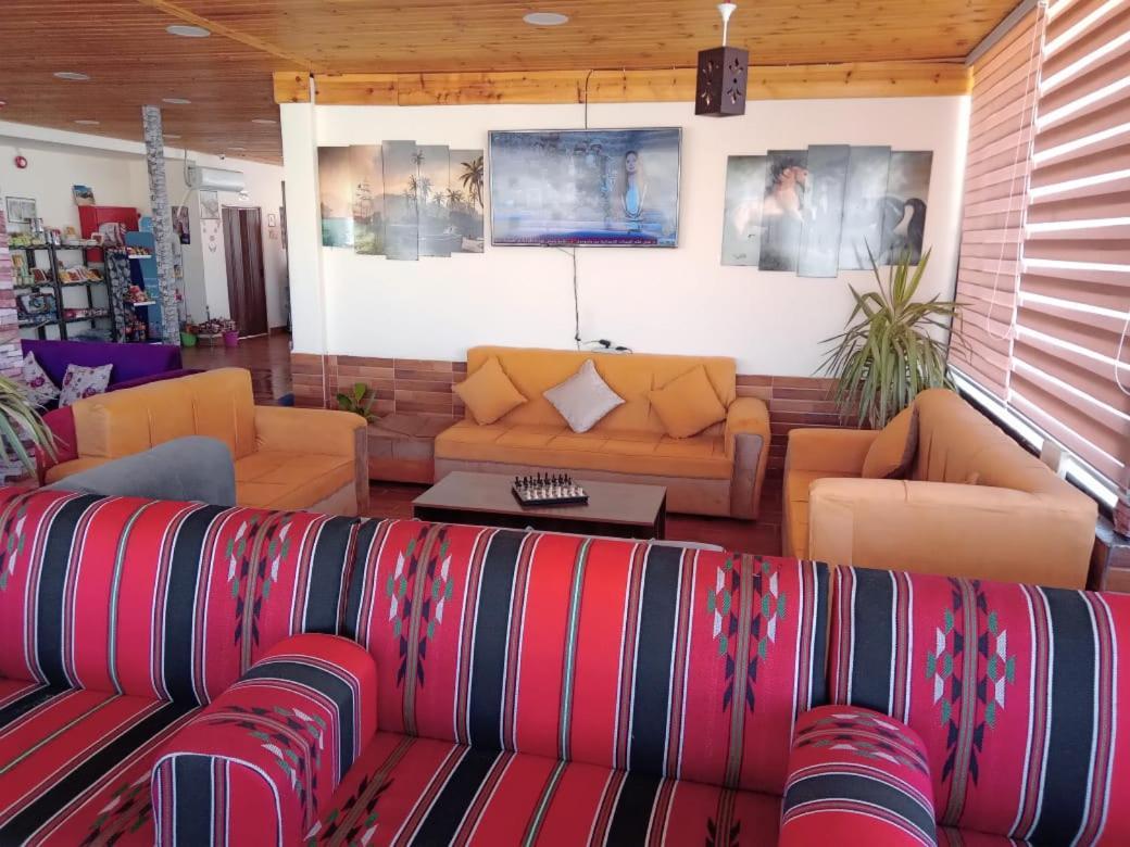 Petra Cabin Hostel Wadi Musa Esterno foto