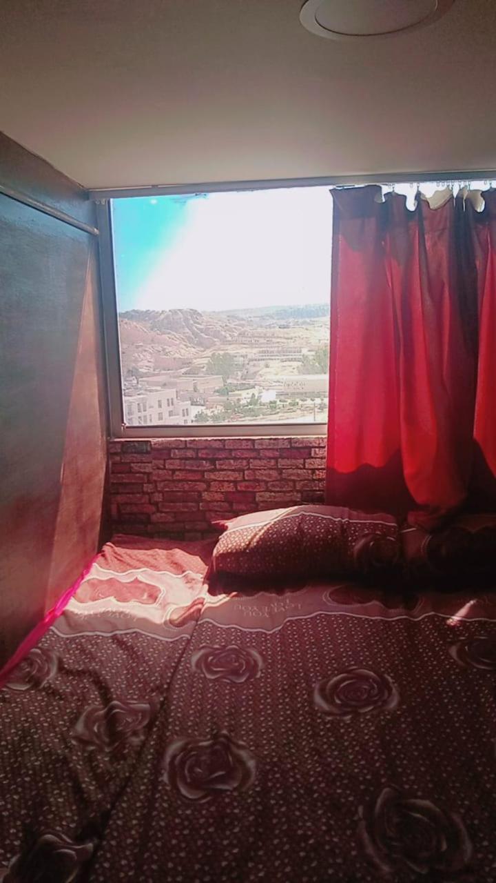 Petra Cabin Hostel Wadi Musa Esterno foto